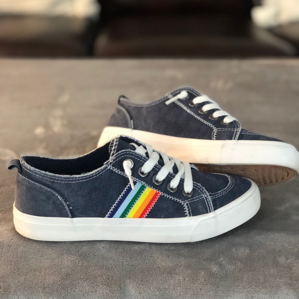 Pop sneakers 8.5